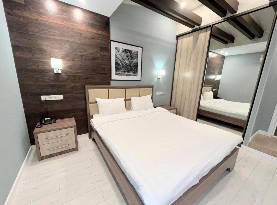 Resident Hotel Gogol อัลมาตี ภายนอก รูปภาพ