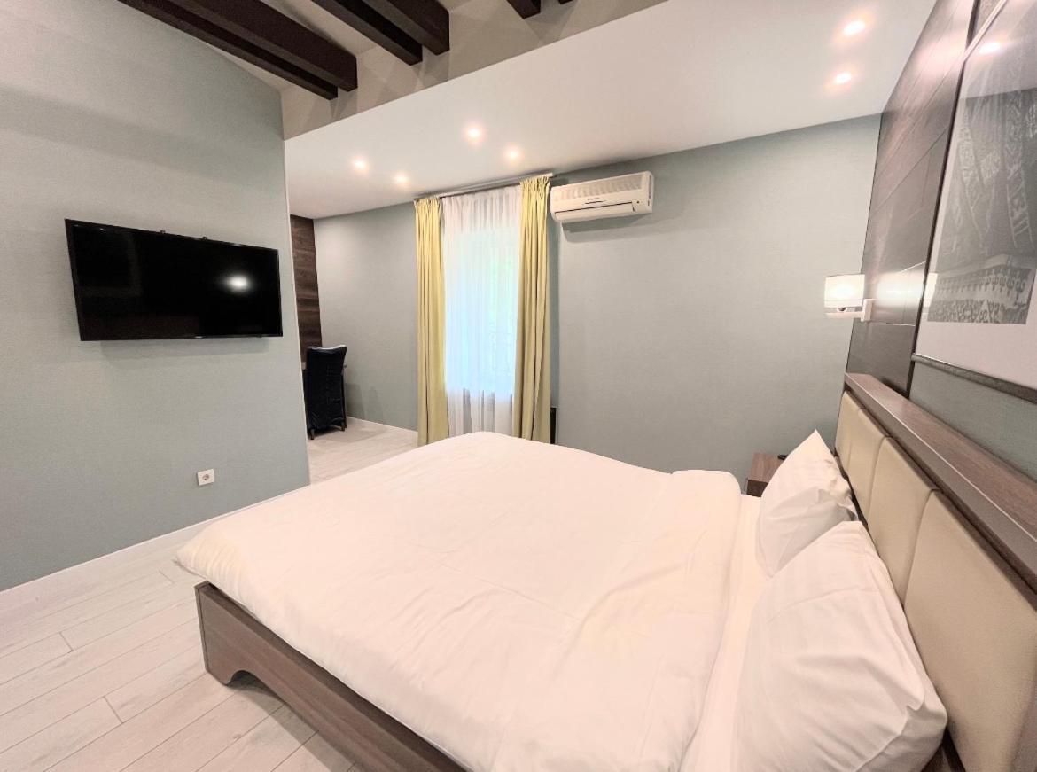 Resident Hotel Gogol อัลมาตี ภายนอก รูปภาพ