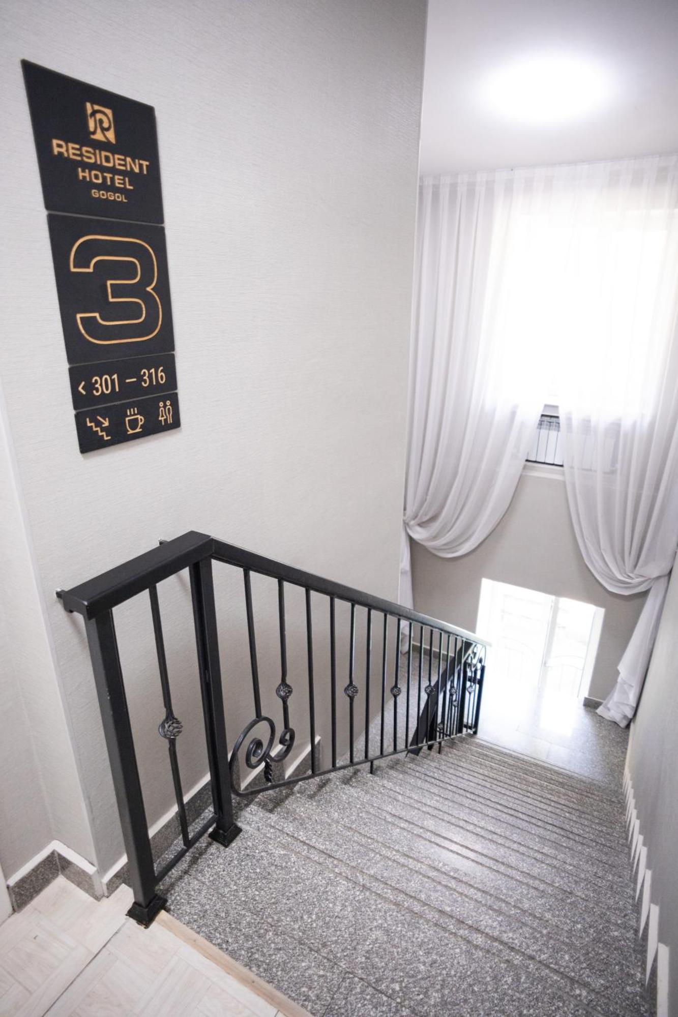 Resident Hotel Gogol อัลมาตี ภายนอก รูปภาพ