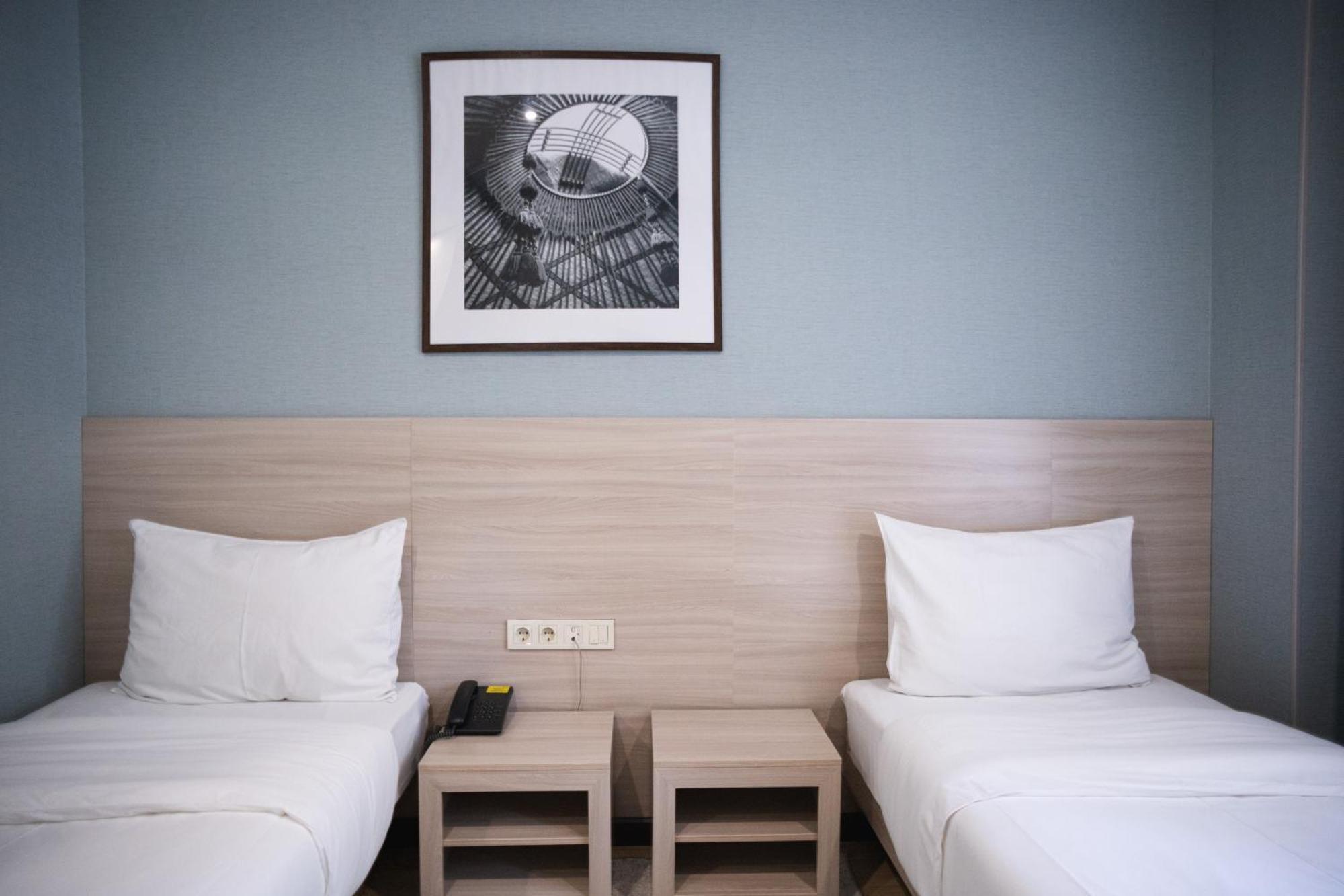 Resident Hotel Gogol อัลมาตี ภายนอก รูปภาพ