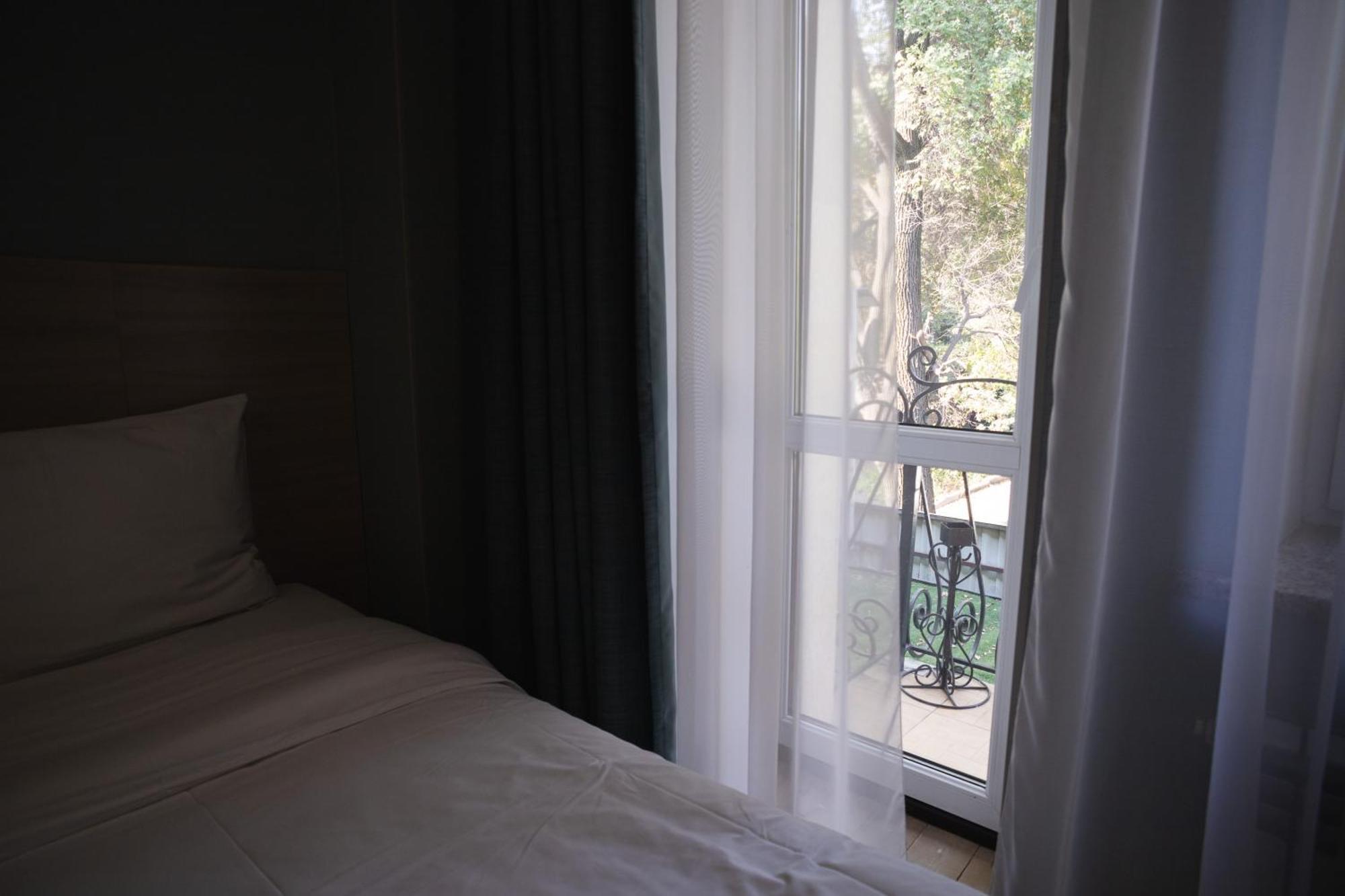 Resident Hotel Gogol อัลมาตี ภายนอก รูปภาพ