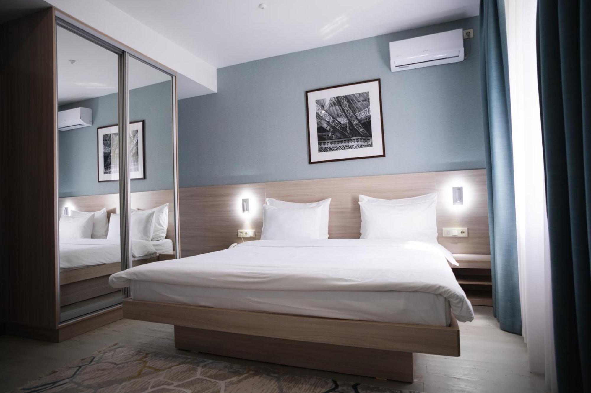 Resident Hotel Gogol อัลมาตี ภายนอก รูปภาพ