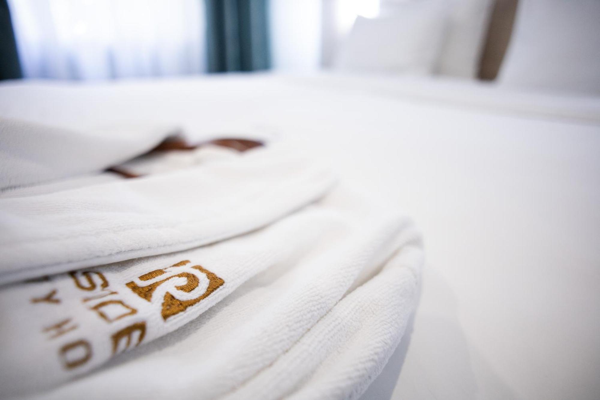 Resident Hotel Gogol อัลมาตี ภายนอก รูปภาพ