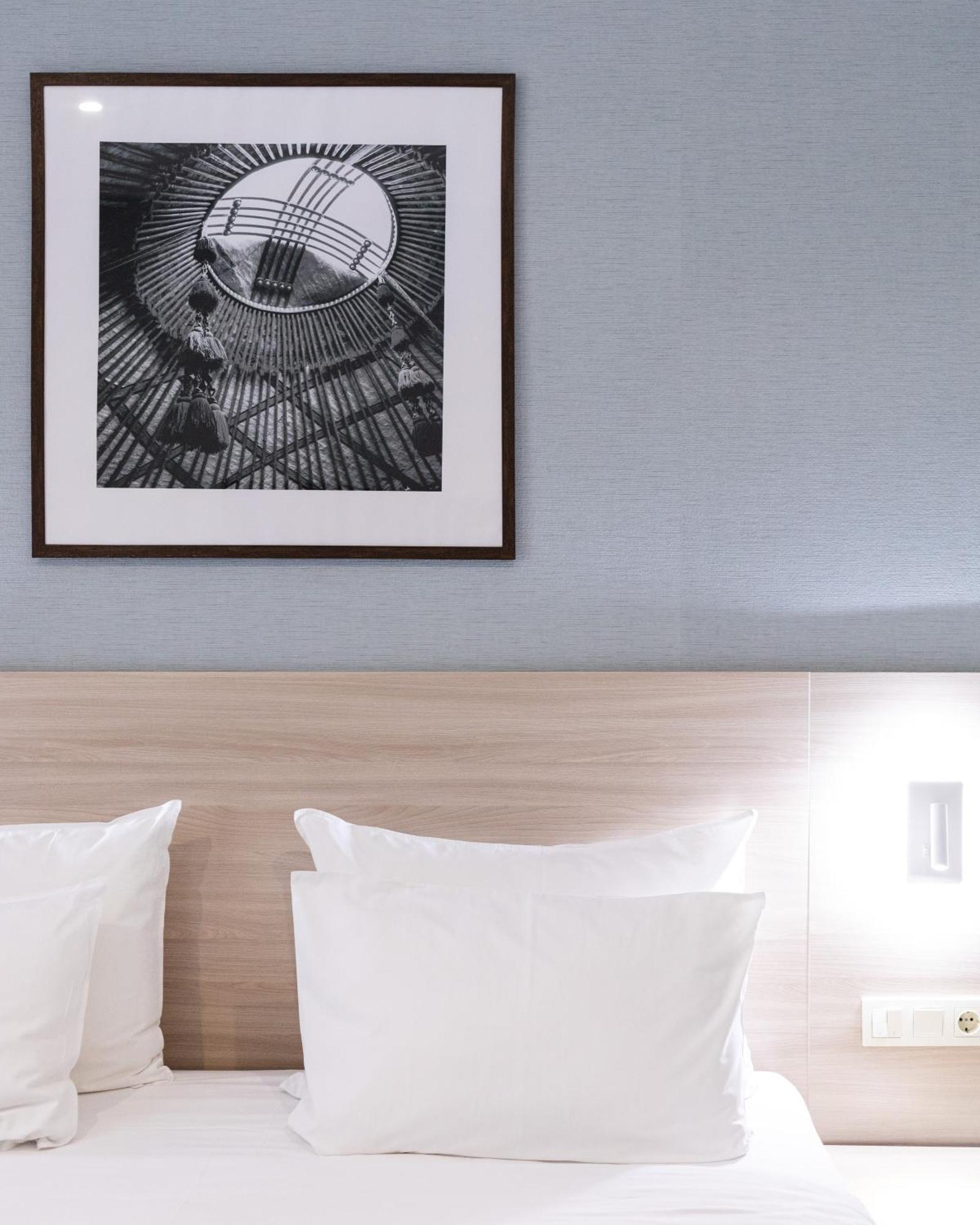 Resident Hotel Gogol อัลมาตี ภายนอก รูปภาพ