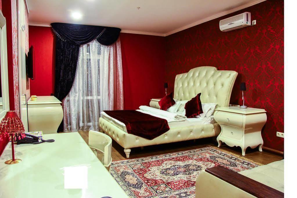 Resident Hotel Gogol อัลมาตี ภายนอก รูปภาพ