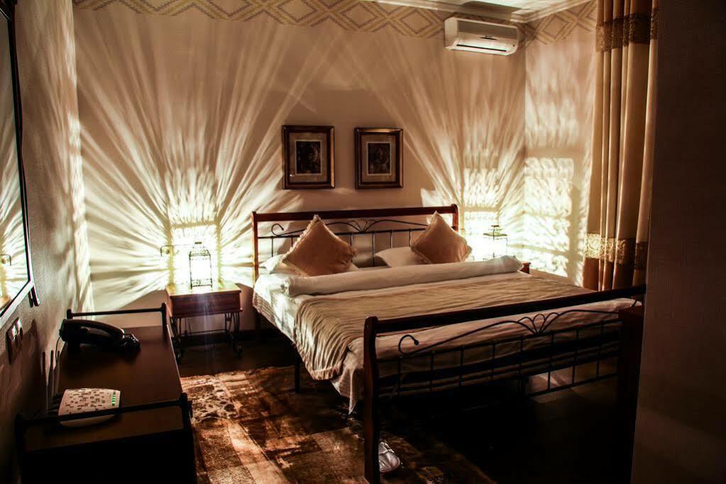 Resident Hotel Gogol อัลมาตี ภายนอก รูปภาพ